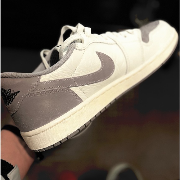 Air Jordan 1 Retro Low OG ‘Atmosphere Grey’ - Picture 8 of 8